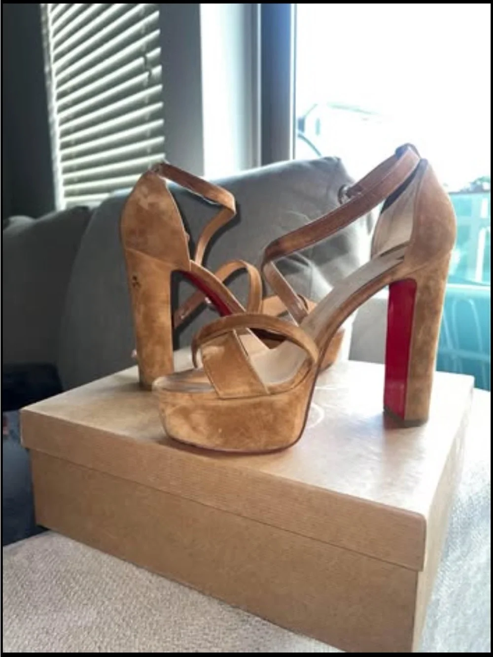 Loubi Bee 130 suede platform Red Bottoms size 37 Christian Louboutin Tan Suede P